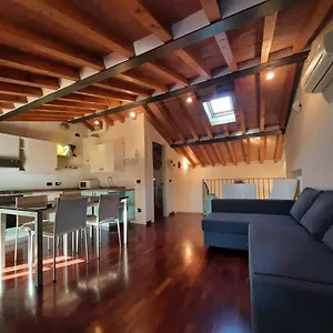 Sui Tetti Di , Parma Italia